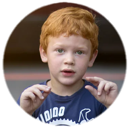 enfant qui parle